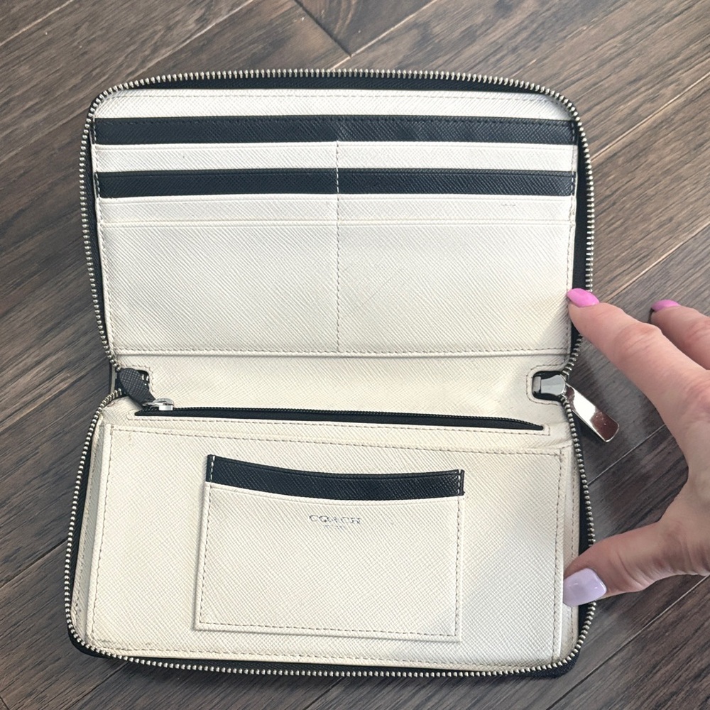 Coach Monochrome Grid Pattern Wallet - Picture 2 of 4